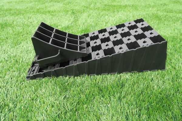 Milenco Wedge Level And Chock