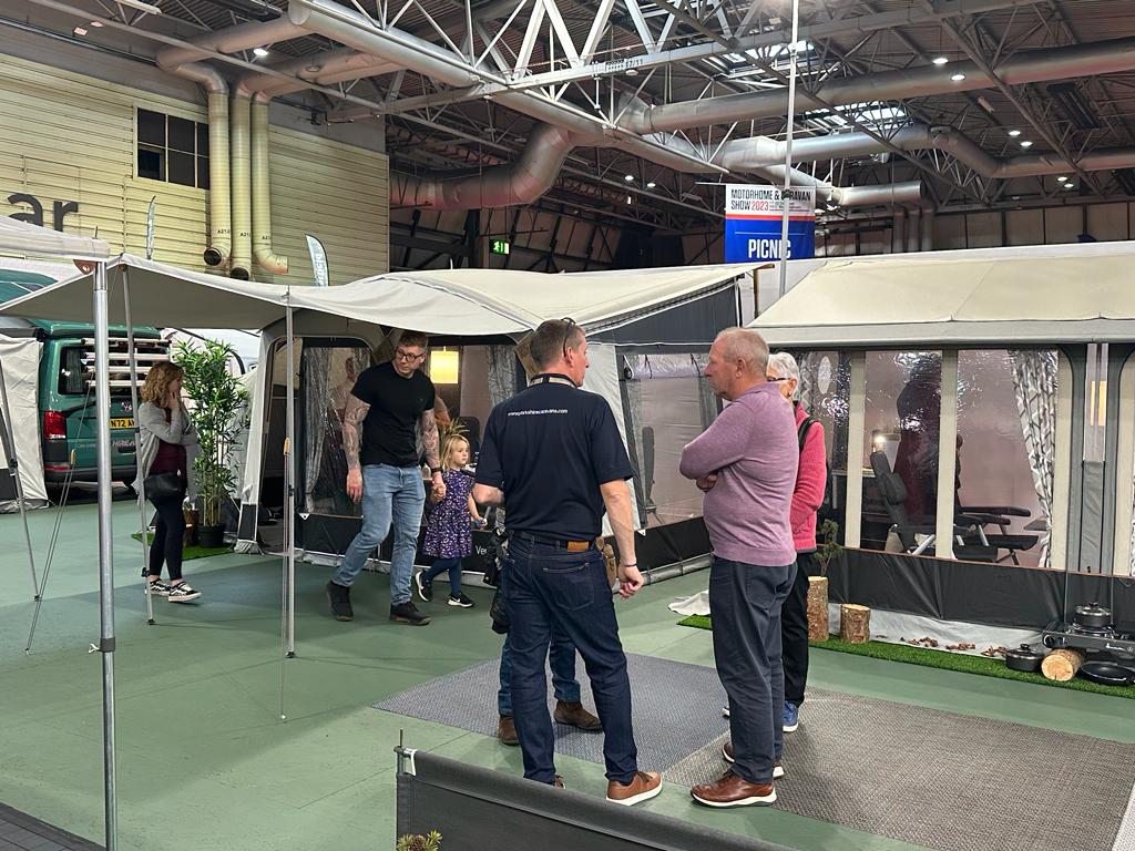 Isabella Awnings Stand - Andy