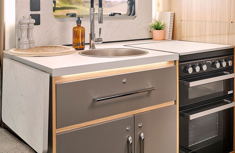 Bailey Adamo XL - I & XL-T Kitchen
