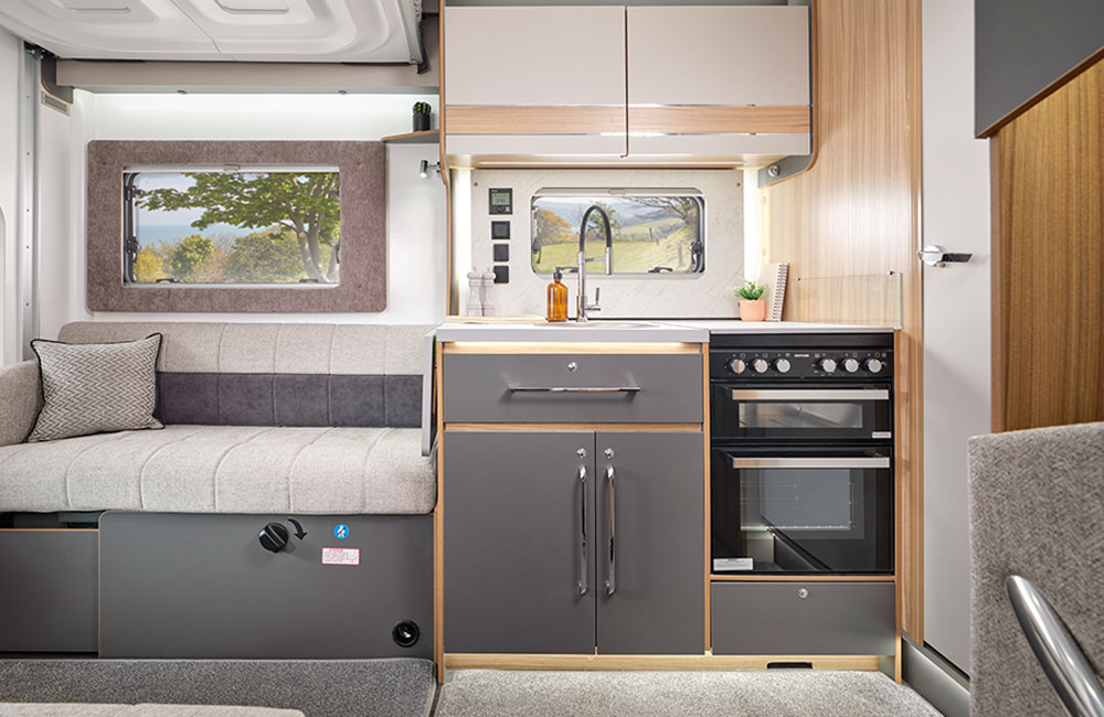 Bailey Adamo XL - I & XL-T Kitchen