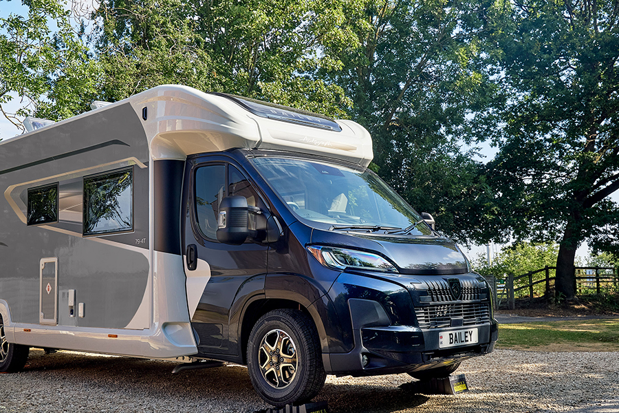 Large Off Grid Motorhomes